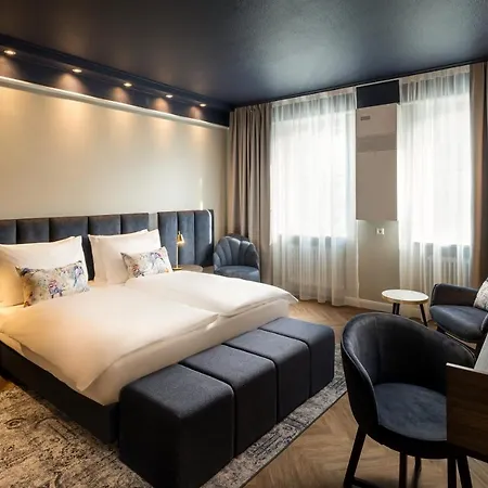 Отель Maison Viktoria 4*
