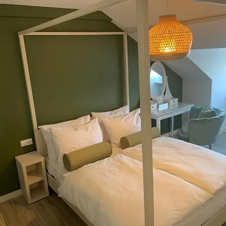 Maison Viktoria 4* Аугсбург