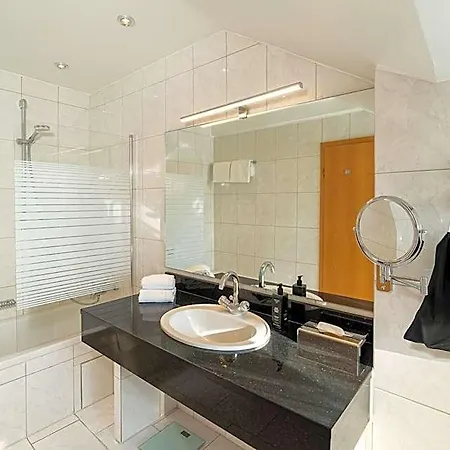 Hotel Maison Viktoria 4*