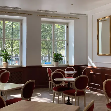 Maison Viktoria 4* اوغسبورغ